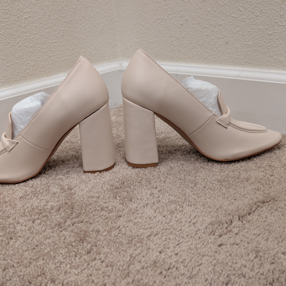 NIB FOWT Cream Women's Loafers 8 - Picture 3 of 11